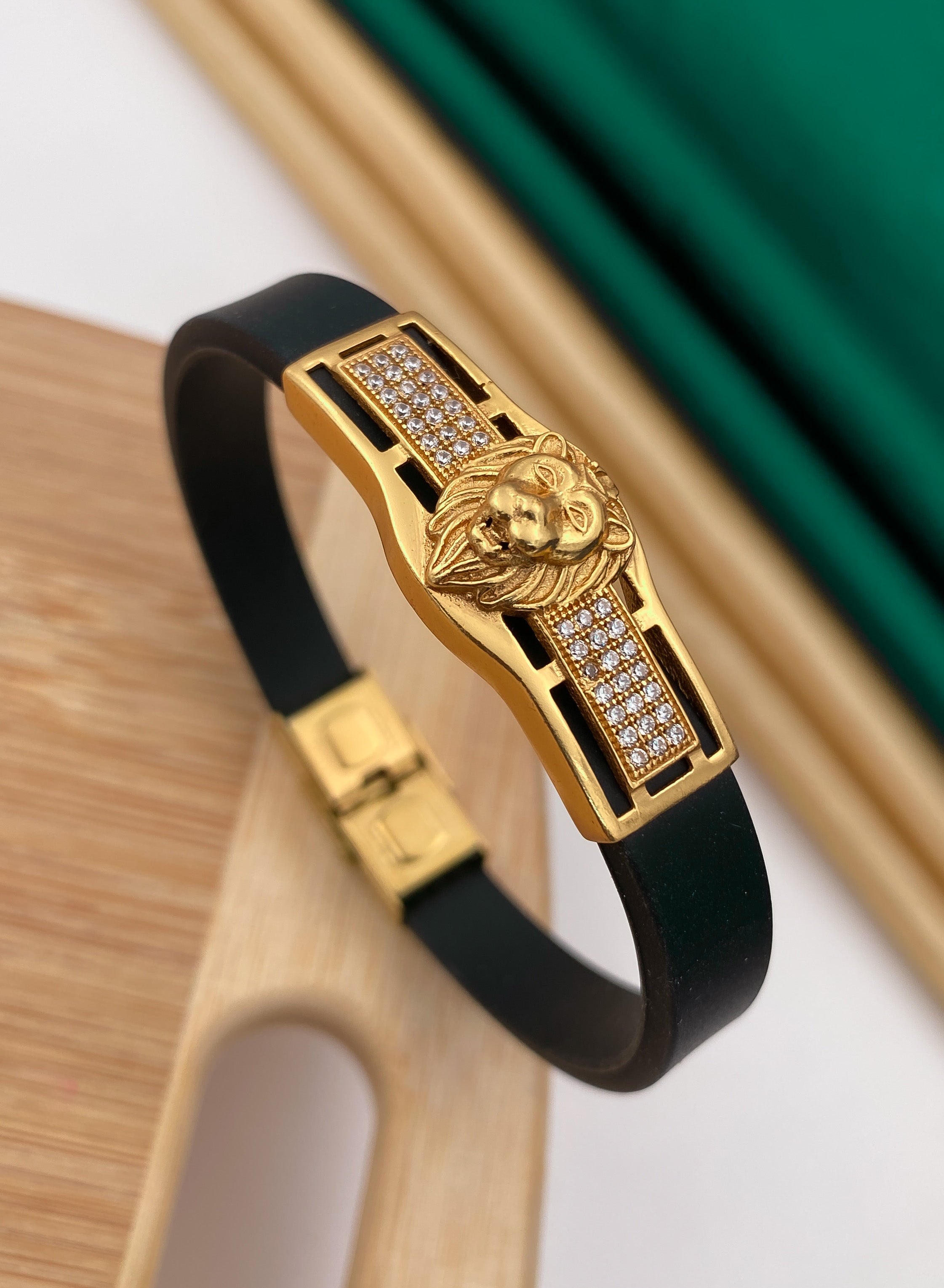 Gold lion head bracelet British Museum Copying a Scythian bracelet  South  Rassia  Phillips Brot  Ancient bracelet Man gold bracelet design Lion  head bracelet